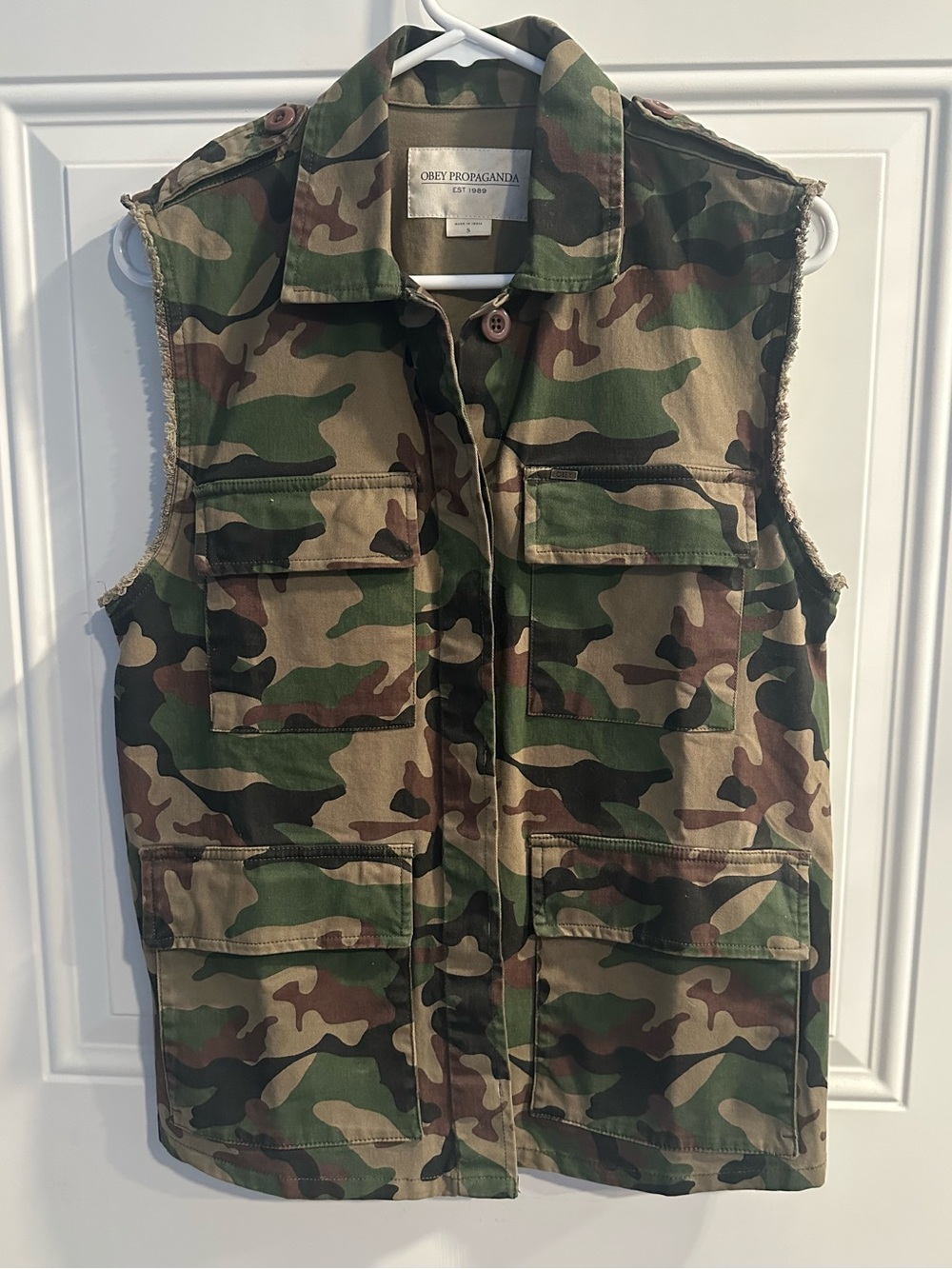 Obey Propaganda Women’s Camo Military Vest size small sleeveless